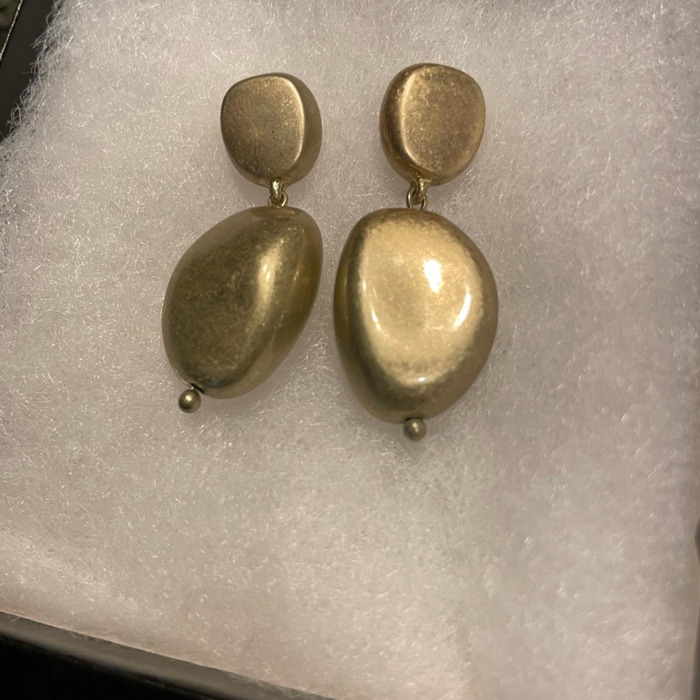 Elegant Gold Drop Earrings